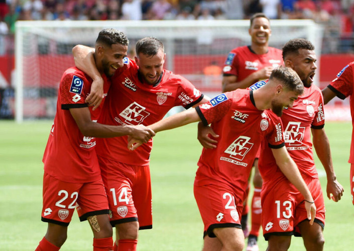 Pau FC vs Dijon: Đối thủ tiếp theo của đội Quang Hải mạnh cỡ nào? - 1