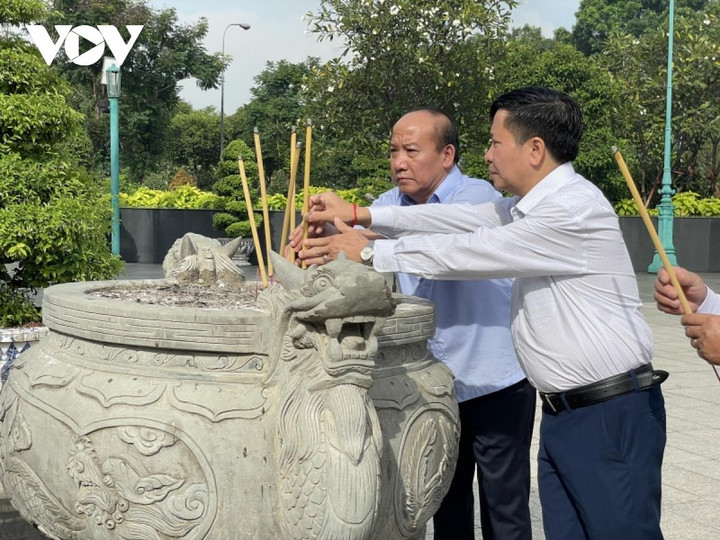 Đoàn đại biểu VOV dâng hương tưởng nhớ Chủ tịch Hồ Chí Minh - 3