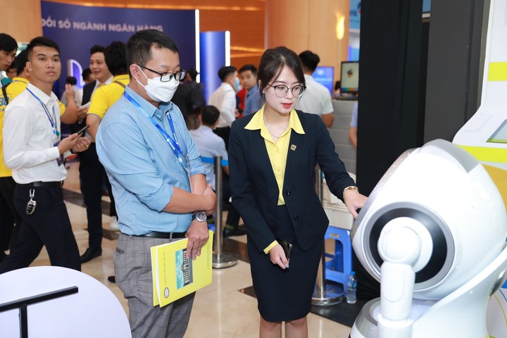 Nam A Bank 'trình làng' nhiều công nghệ ưu việt - 3