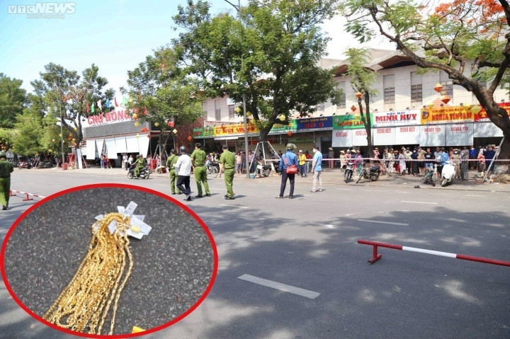 Cán bộ trại giam vác súng AK cướp vàng: Chủ tiệm báo mất số vàng trị giá 1,2 tỷ - 1