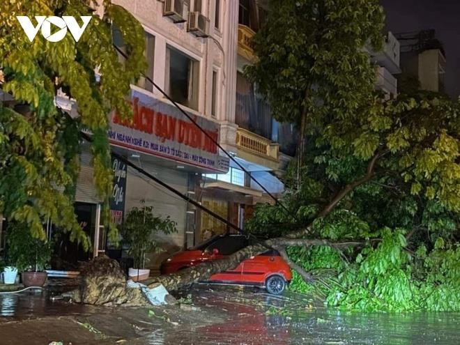 Mưa lớn dị thường xuất hiện giữa đêm 'thất tịch' tại Lào Cai ảnh 2 Mưa lớn dị thường xuất hiện giữa đêm 'thất tịch' tại Lào Cai - 2