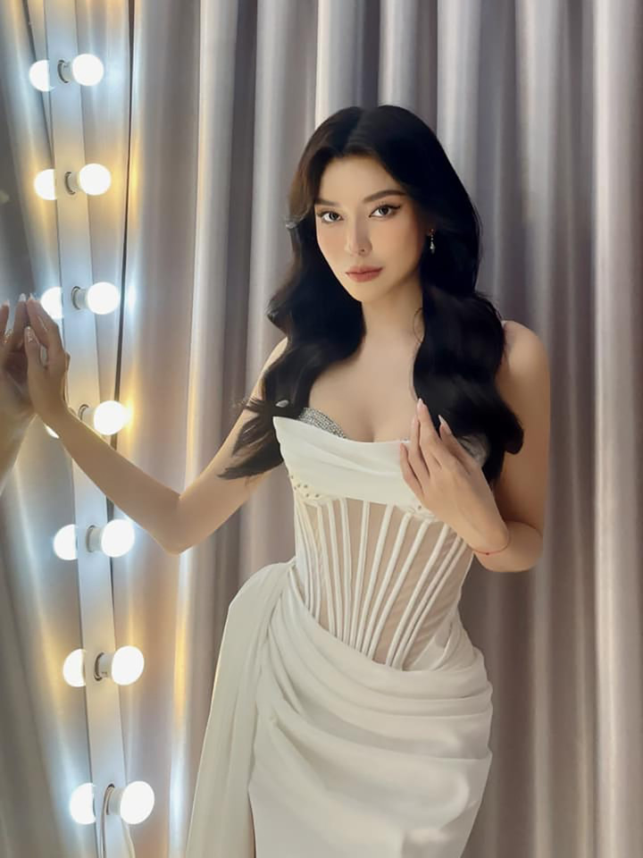 Sao Việt 7/8: Hoa hậu Kỳ Duyên táo bạo diện nội y khoe dáng - 3