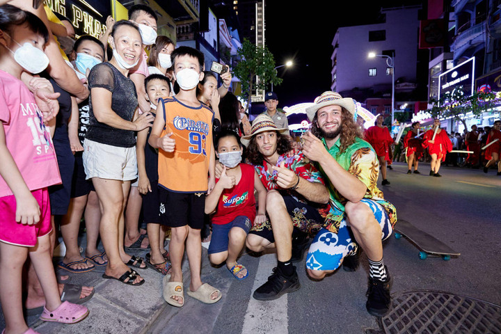 Những sắc màu mê hoặc tại Lễ hội đường phố Carnival Hà Nam - 7