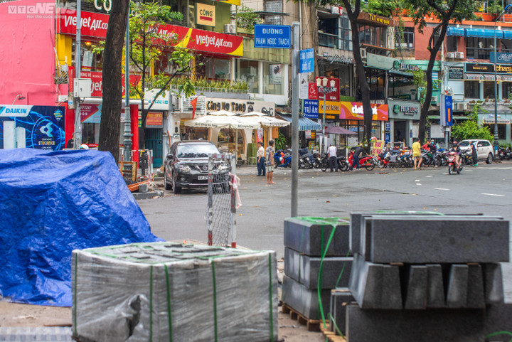 TP.HCM: Hồ Con Rùa 'thay da đổi thịt' sau hơn 3 tháng cải tạo - 7