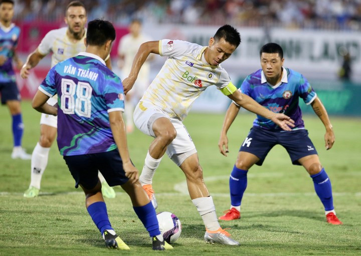 Đánh bại CLB Bình Định, Hà Nội FC vững ngôi đầu bảng V-League - 1
