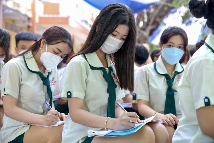 Học phí đại học ồ ạt tăng - Ảnh 1. Học phí đại học ồ ạt tăng - 1