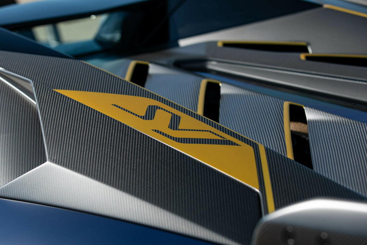 Hàng hiếm Lamborghini Aventador SVJ 63 Roadster được bán đấu giá - 3