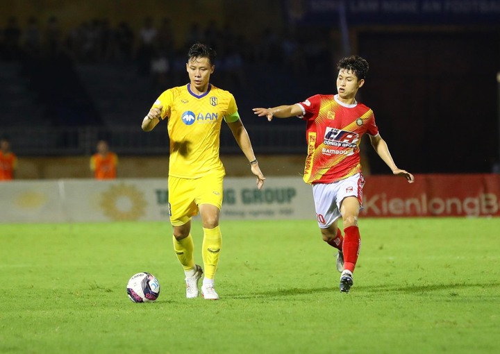 CLB Thanh Hóa cầm hoà SLNA trên sân khách - 1