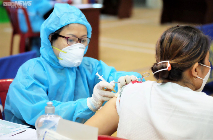 21 y, bác sĩ Đà Nẵng được xét tặng danh hiệu Thầy thuốc Ưu tú - 1