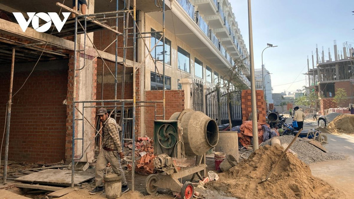 Chưa có khung pháp lý để TP.HCM giao dịch điện tử lĩnh vực đất đai - 1