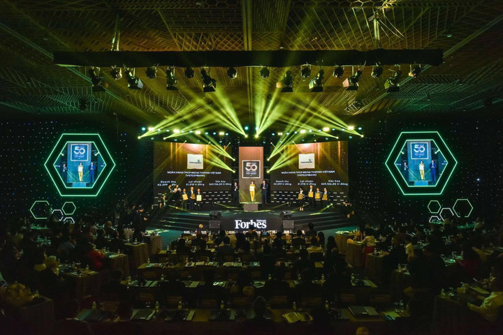 Vietcombank được vinh danh Top 50 công ty niêm yết tốt nhất Việt Nam - 2