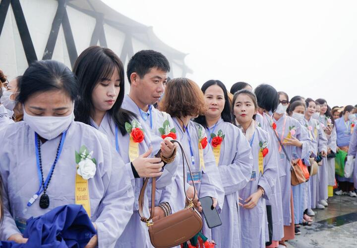 Khám phá mùa Vu Lan trên đỉnh thiêng Fansipan - 1
