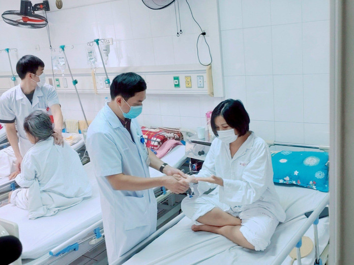 Nhân viên y tế liên tục bị hành hung, Sở Y tế TP.HCM kiến nghị gì? - 2