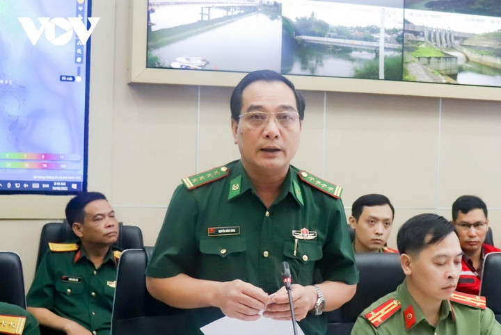 Huy động 400.000 người cùng hơn 2.300 phương tiện, 15 máy bay ứng phó bão số 2 - 2