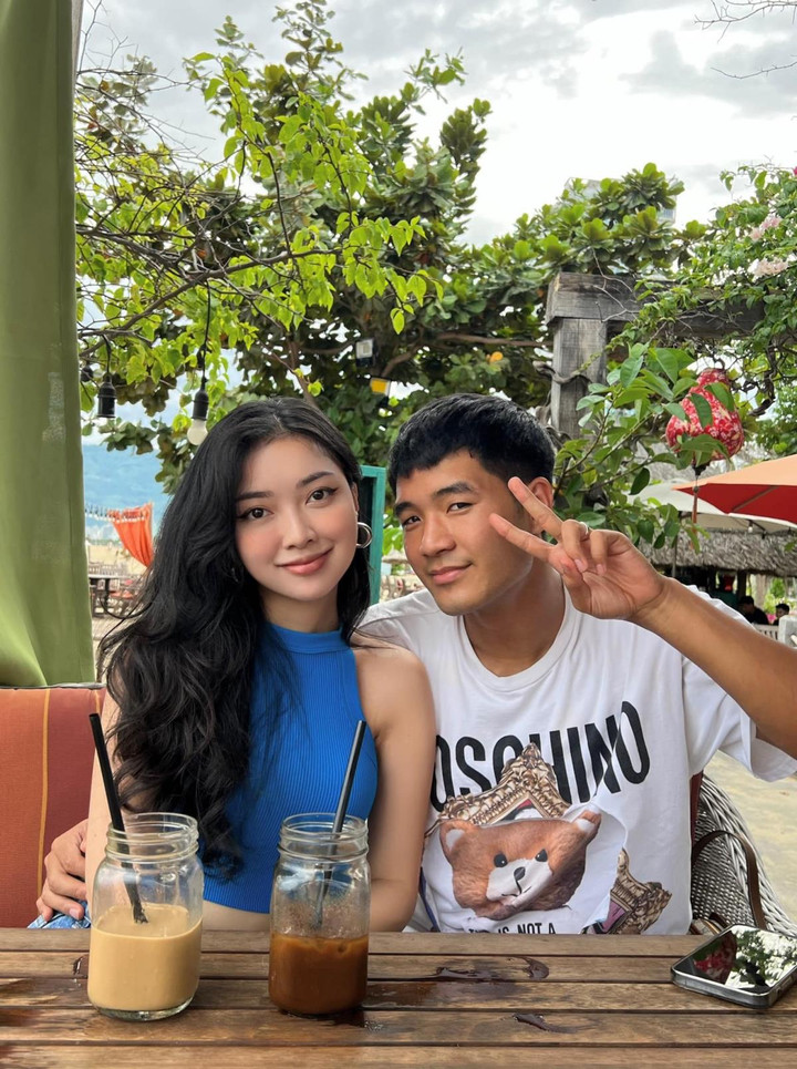 Hà Đức Chinh gọi vợ là 'ánh nắng của anh', hâm nóng tình cảm ở Quy Nhơn - 1