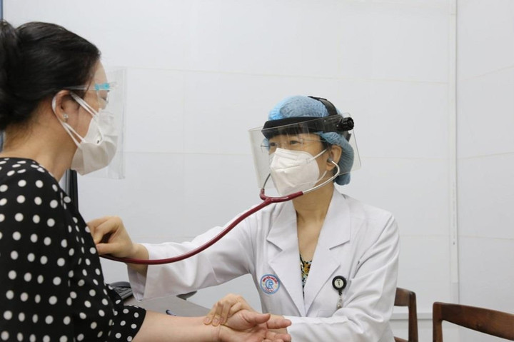 Sở Y tế TP.HCM đề nghị mở kênh tư vấn tâm lý, hỗ trợ nhân viên y tế đi du lịch - 1