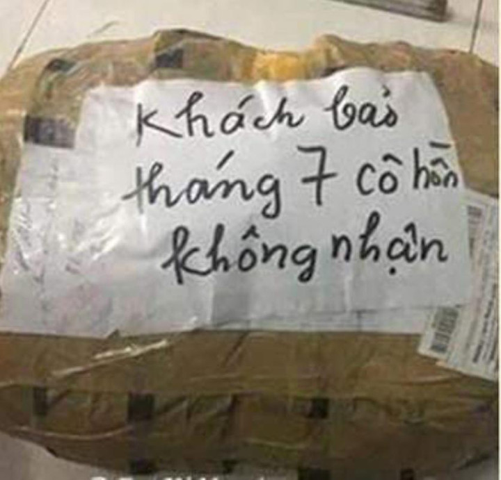 Loạt khoảnh khắc khó đỡ vô tình nhìn thấy khi ra đường trong 'tháng cô hồn' - 7