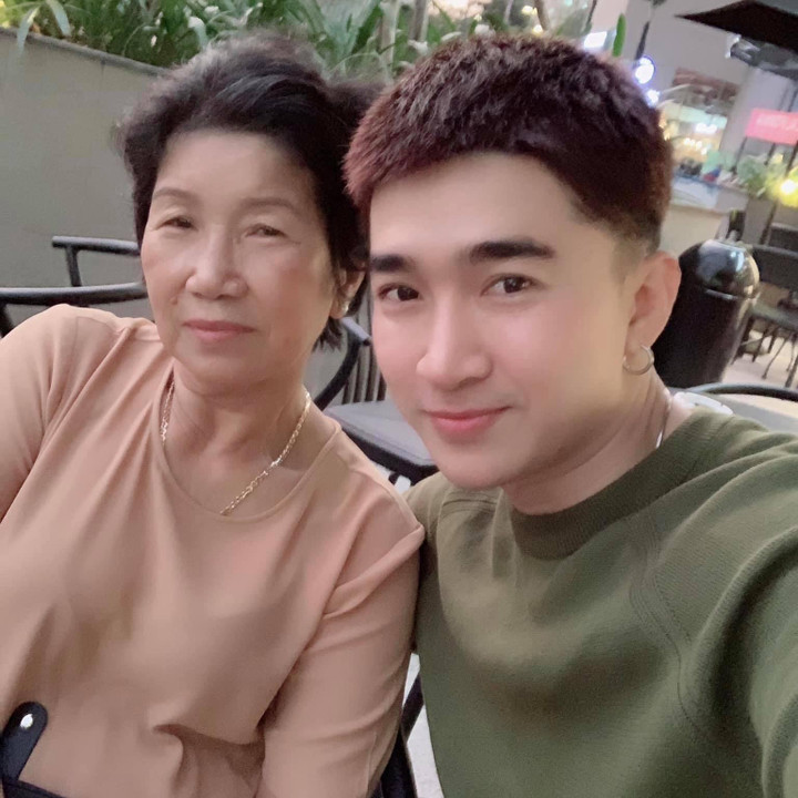 Ngày Lễ Vu Lan, ca sĩ Chi Dân tưởng nhớ người mẹ đã qua đời - 1
