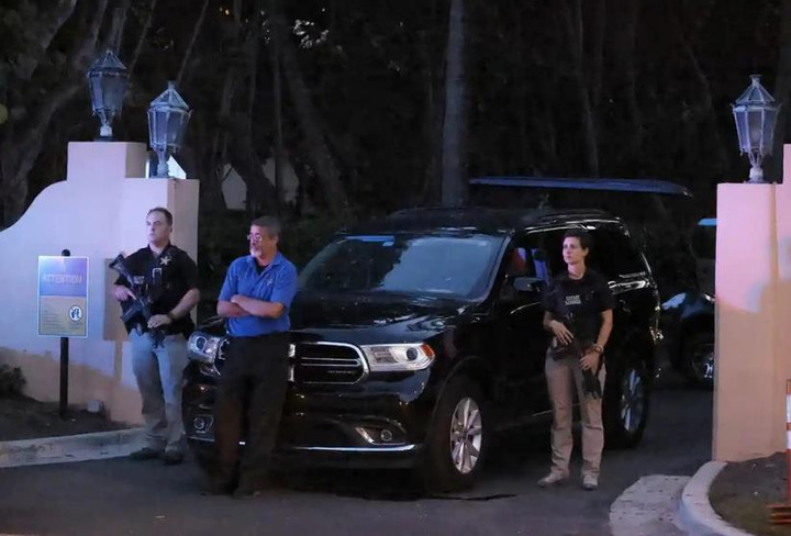 Đột kích nhà ông Trump, đặc vụ FBI tìm tài liệu vũ khí hạt nhân - 1