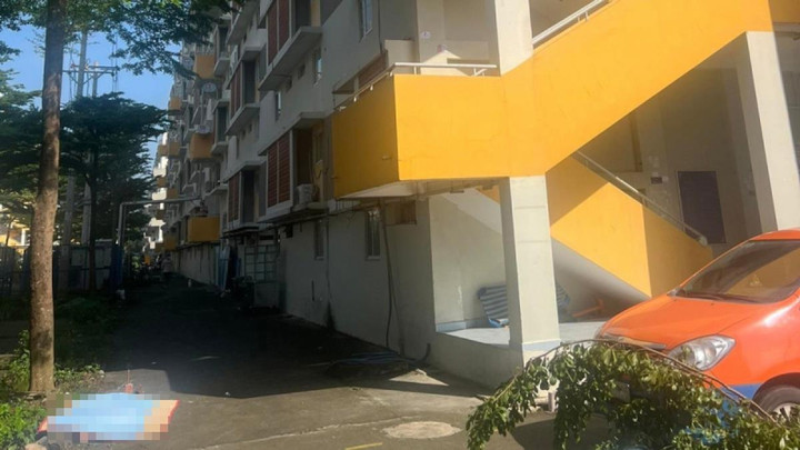 HLV tennis ở Bình Dương chết bất thường, nghi rơi từ tầng 4 chung cư - 1