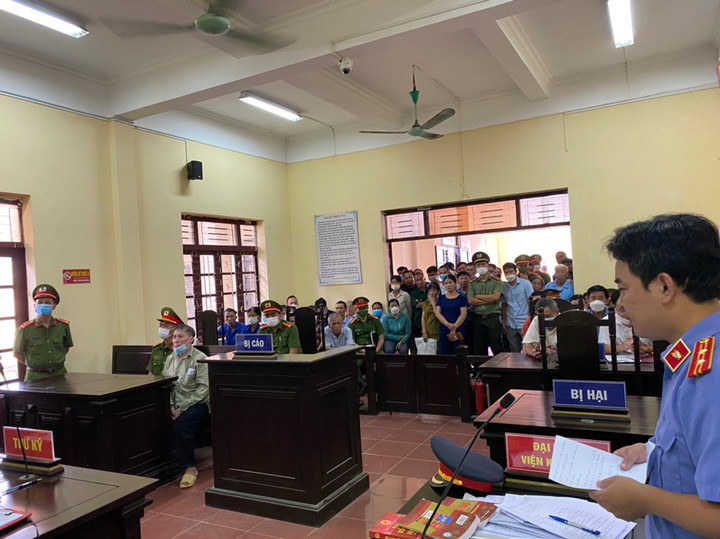 Cưỡng đoạt tài sản của bí thư huyện ở Vĩnh Phúc, ông lão 68 tuổi lĩnh 4 năm tù - 2