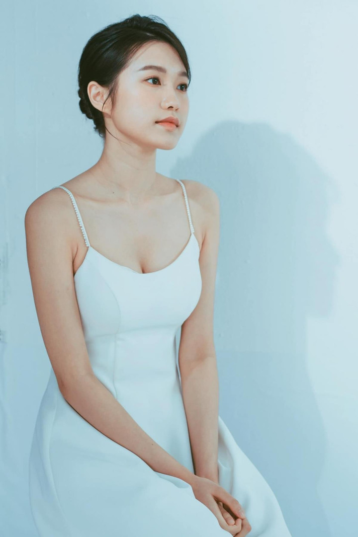 Bạn gái Đoàn Văn Hậu sở hữu vòng eo đáng ngưỡng mộ - 4