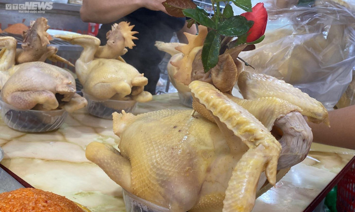 Chợ nhà giàu Hà Nội đỏ lửa suốt đêm, nấu cỗ phục vụ khách dịp Rằm tháng 7 - 5