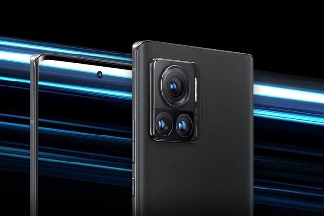 Điện thoại đầu tiên có camera 200 MP - 1