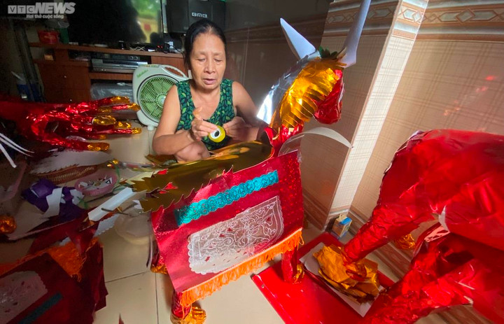 Người mua thờ ơ, ‘siêu xe', 'biệt thự’ vắng bóng dịp Rằm tháng 7 - 6