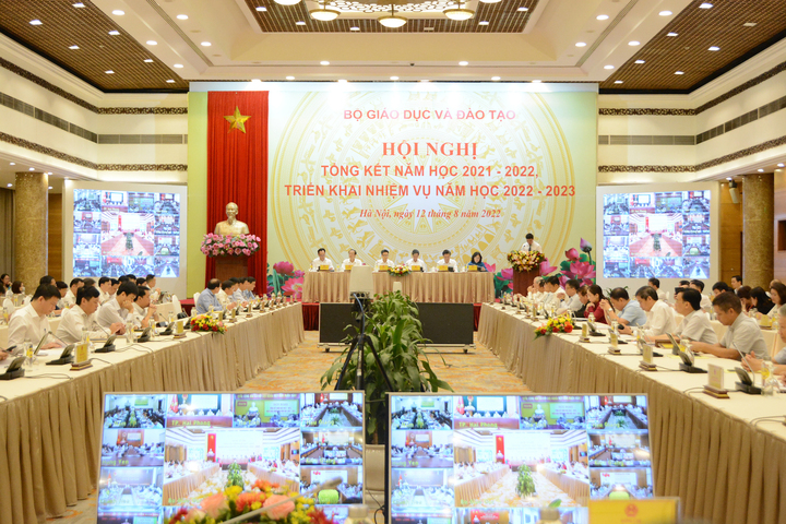 Nhiều giáo viên nghỉ việc do lương quá thấp - 2