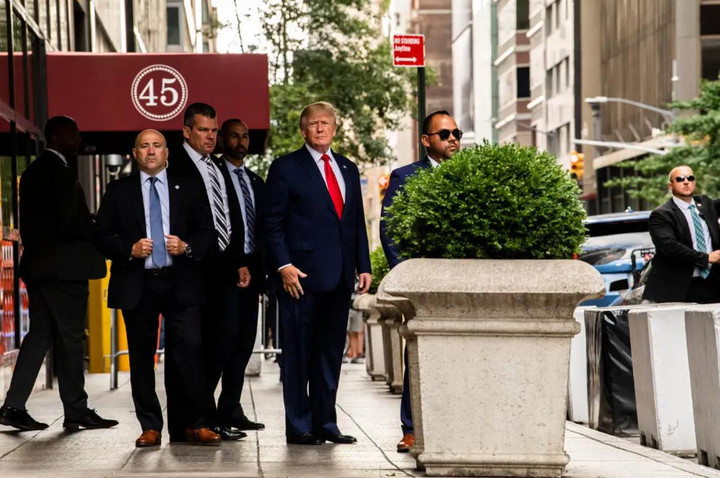 Mối quan hệ 'độc hại' giữa Cựu Tổng thống Trump và cộng đồng tình báo Mỹ - 1