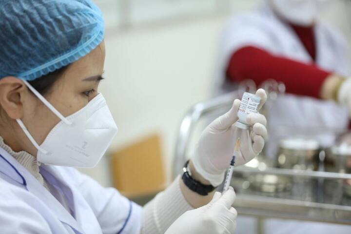 Số ca mắc COVID-19 tăng, ngành y tế ứng phó thế nào? - 2