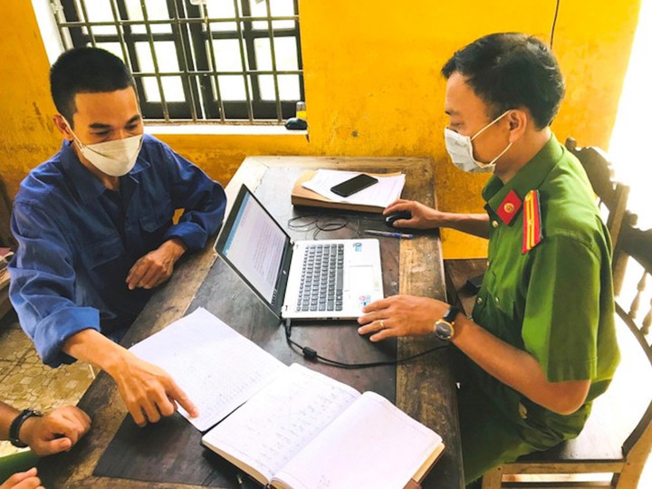 Cho đồng nghiệp vay tiền với lãi suất 'cắt cổ', nam công nhân ở Huế bị bắt - 1