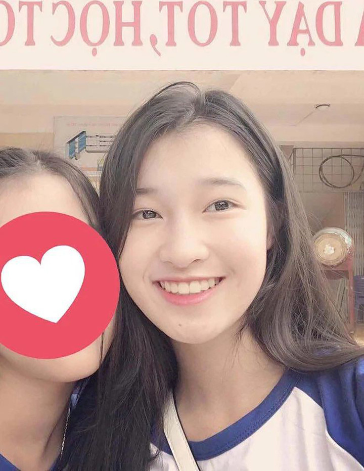 Mặt mộc gây bất ngờ của Top 3 Miss World Vietnam 2022 - 13