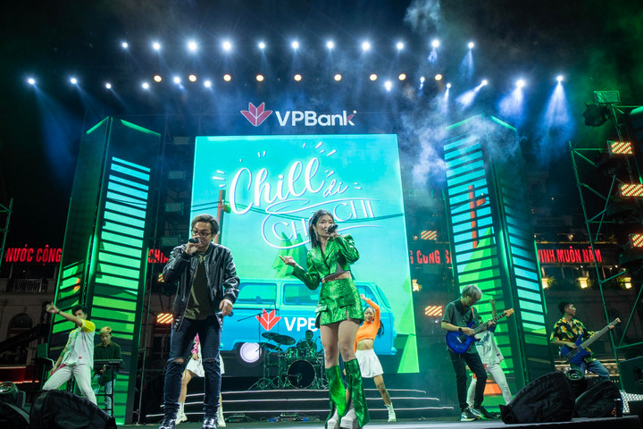 Phiêu với màn trình diễn 'đỉnh chóp' của Ngọt và Chillies tại đêm nhạc VPBank - 1