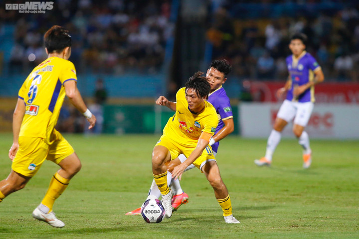 Trực tiếp bóng đá Hà Nội FC 2-1 HAGL: 3 bàn trong 7 phút - 3