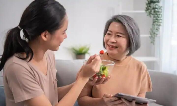 Sống như một 'seenager' sau tuổi 50: Bạn đã thử? - 1