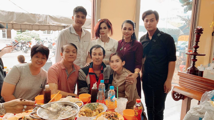 Sao Việt 16/8: 'Ông hoàng cải lương' Vũ Linh xuất hiện tiều tuỵ sau bạo bệnh - 3