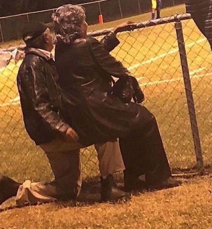 Khi các cặp đôi chứng minh 'đâu ai muốn là người bình thường khi yêu' - 11