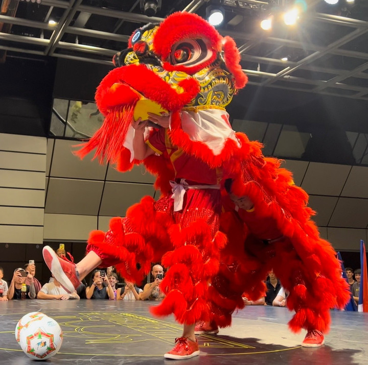 Đại diện Việt Nam giành HCB bóng đá nghệ thuật thế giới - 1