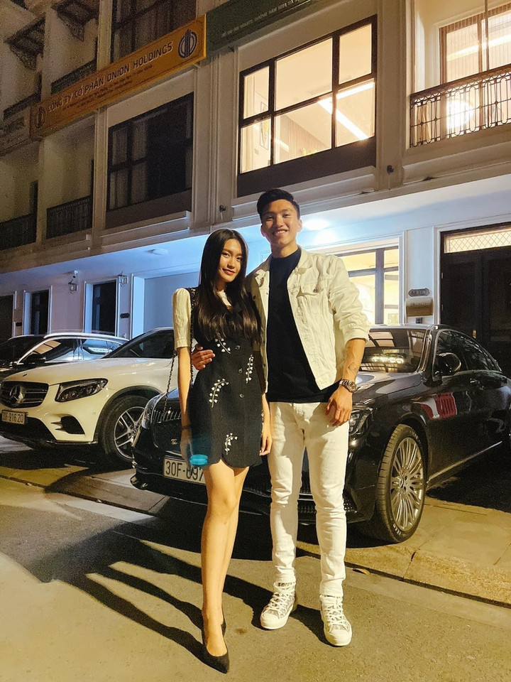 Đoàn Văn Hậu công khai bạn gái từng lọt top 10 Hoa hậu Việt Nam - 2