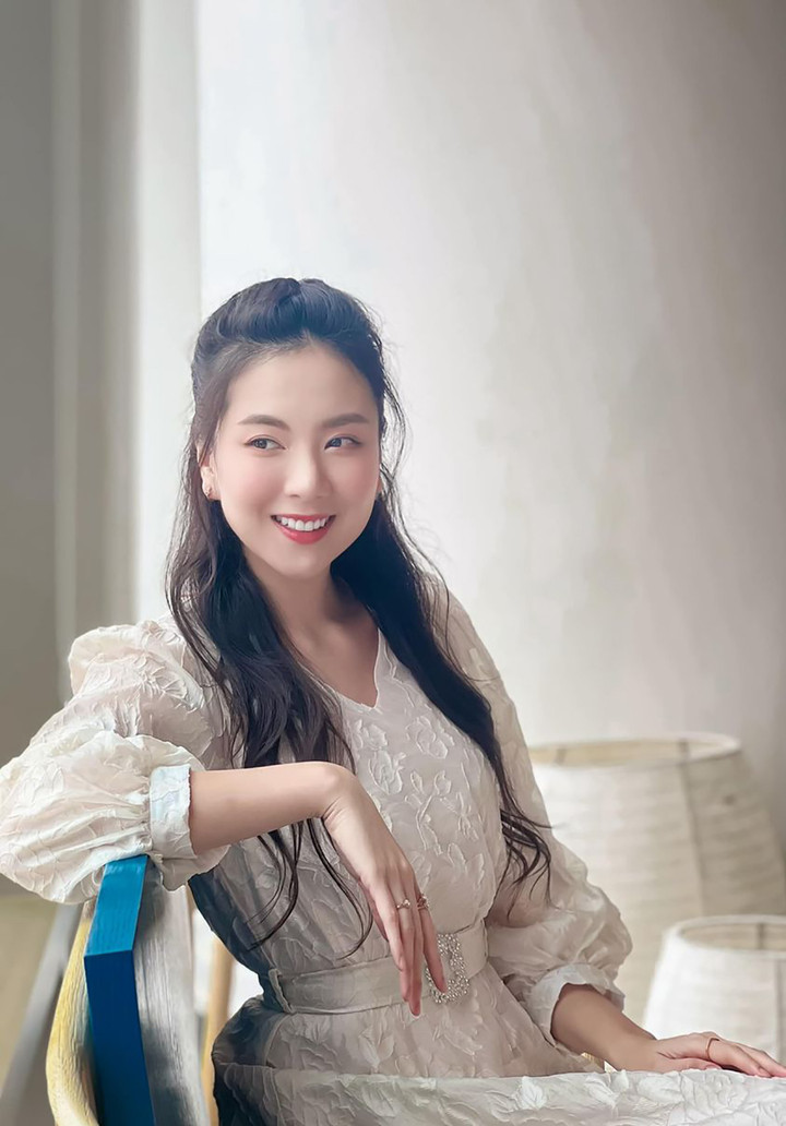 Sao Việt 17/8: Lâm Bảo Châu muốn 'tắc thở' vì đường cong của Lệ Quyên - 8