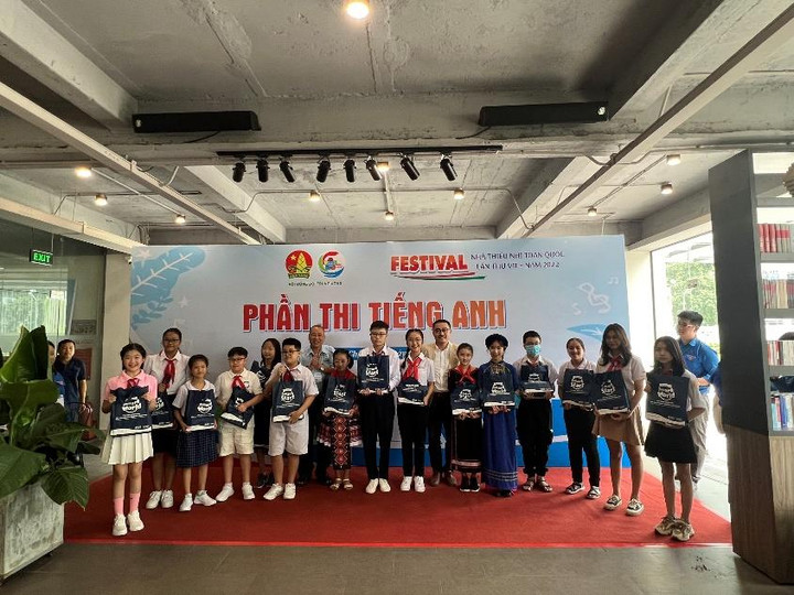 DTP trao học bổng tại Festival Nhà văn hóa thiếu nhi toàn quốc lần thứ VII - 2