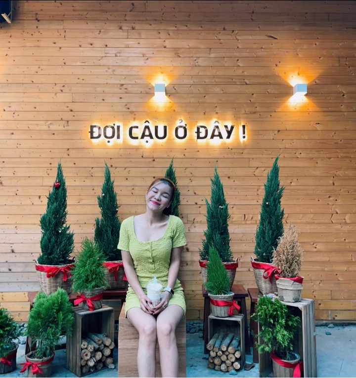 Bạn gái Đặng Văn Lâm gây sốt với thân hình bốc lửa - 2