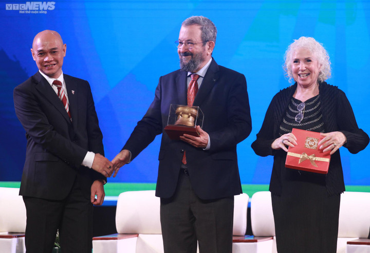 Cựu Thủ tướng Israel: Bộ trưởng Giáo dục của chúng tôi lên truyền hình giảng bài - 3