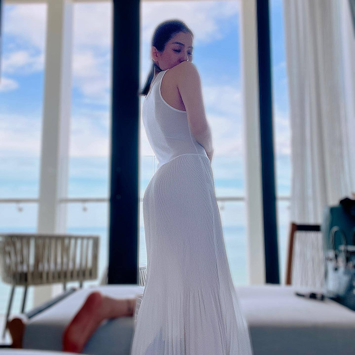 Sao Việt 17/8: Lâm Bảo Châu muốn 'tắc thở' vì đường cong của Lệ Quyên - 1