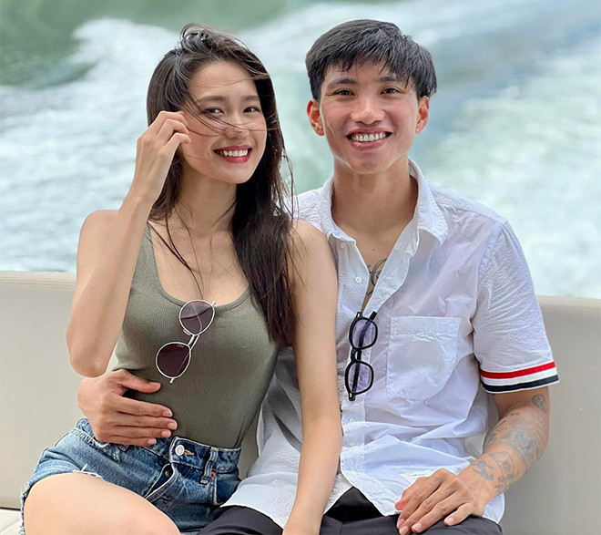 Đoàn Văn Hậu công khai bạn gái từng lọt top 10 Hoa hậu Việt Nam - 1