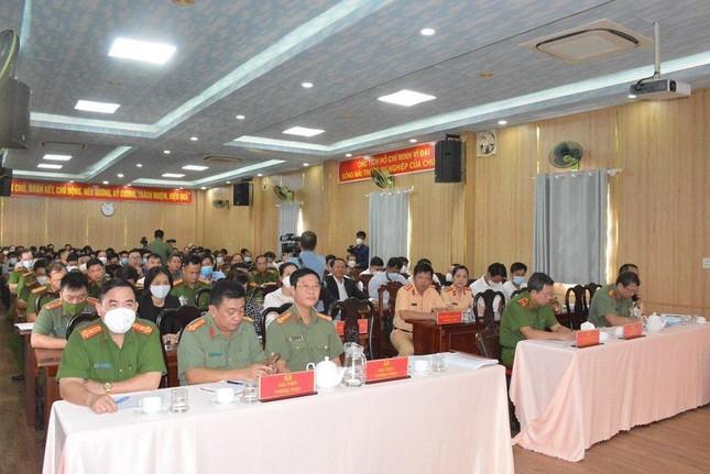 Người dân TP.HCM băn khoăn về việc thu hồi sổ hộ khẩu - 3