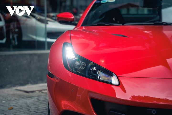 Cận cảnh Ferrari Portofino M hơn 15 tỷ đồng đầu tiên tại Việt Nam - 9