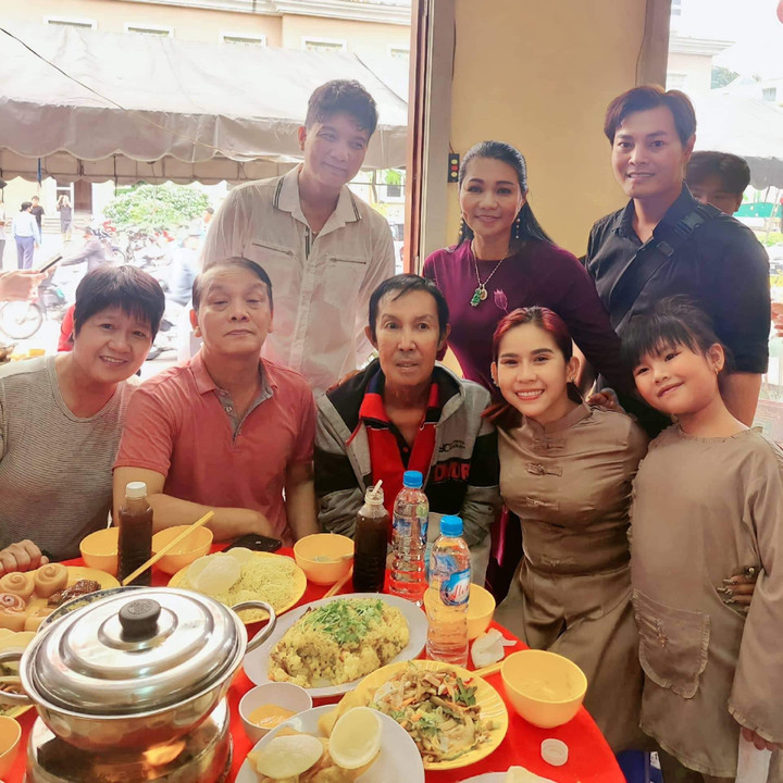 'Ông hoàng cải lương' Vũ Linh nhiều bệnh tật, sống cô đơn ở tuổi xế chiều - 9